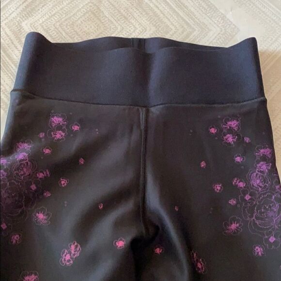 Ultracor Black Floral & Patent Side Stripe Leggings Size M - Picture 4 of 8